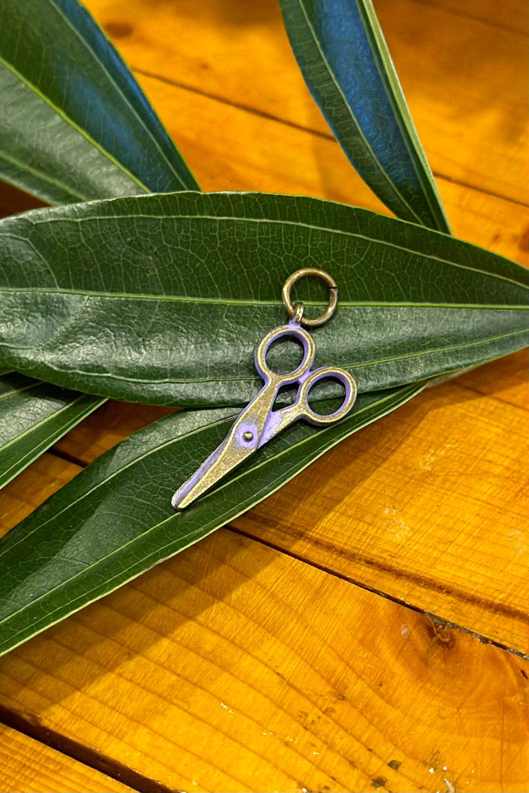 Gleeful Peacock Charm: Scissors