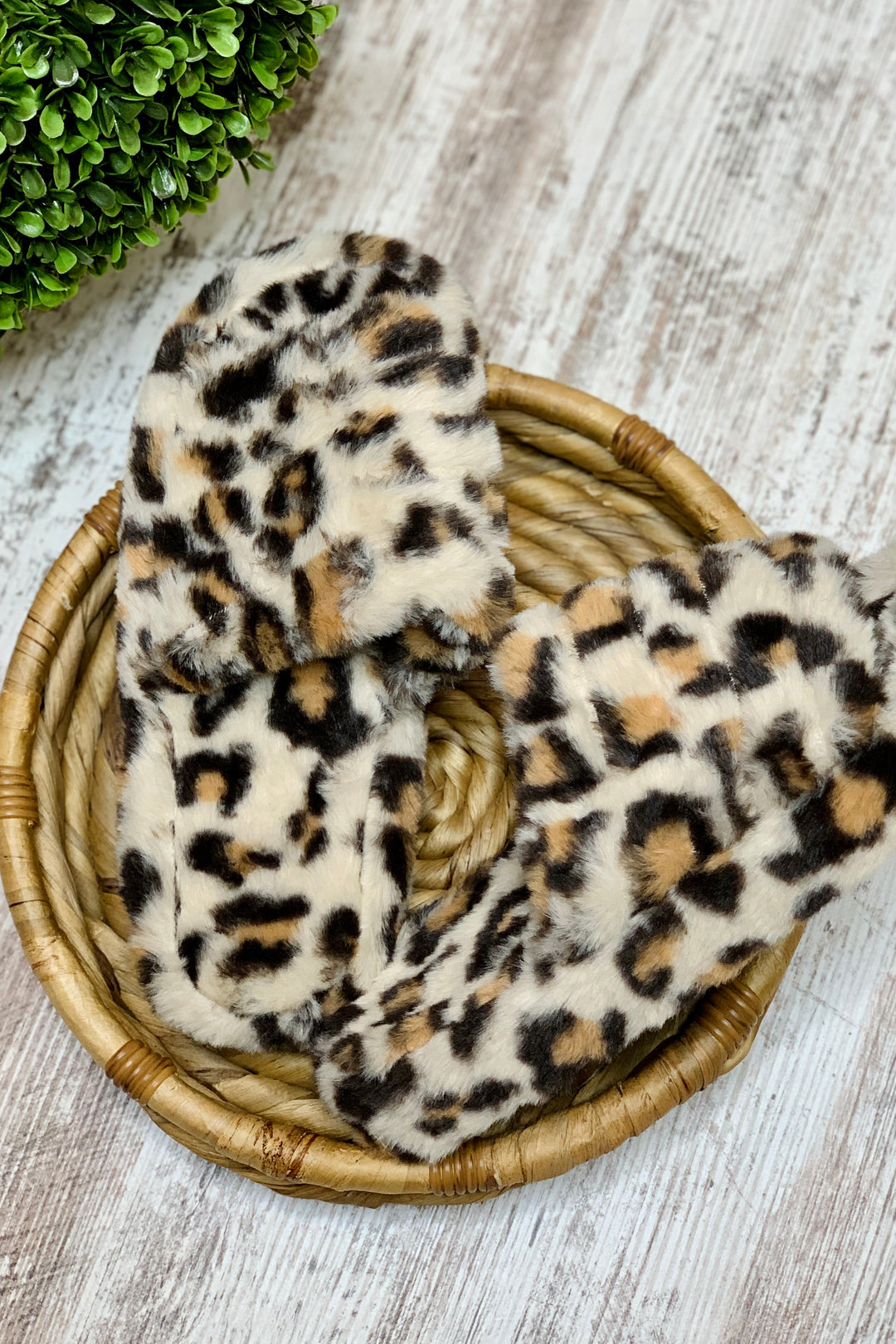 Cream Leopard Faux Fur Slippers | (Size S/M)