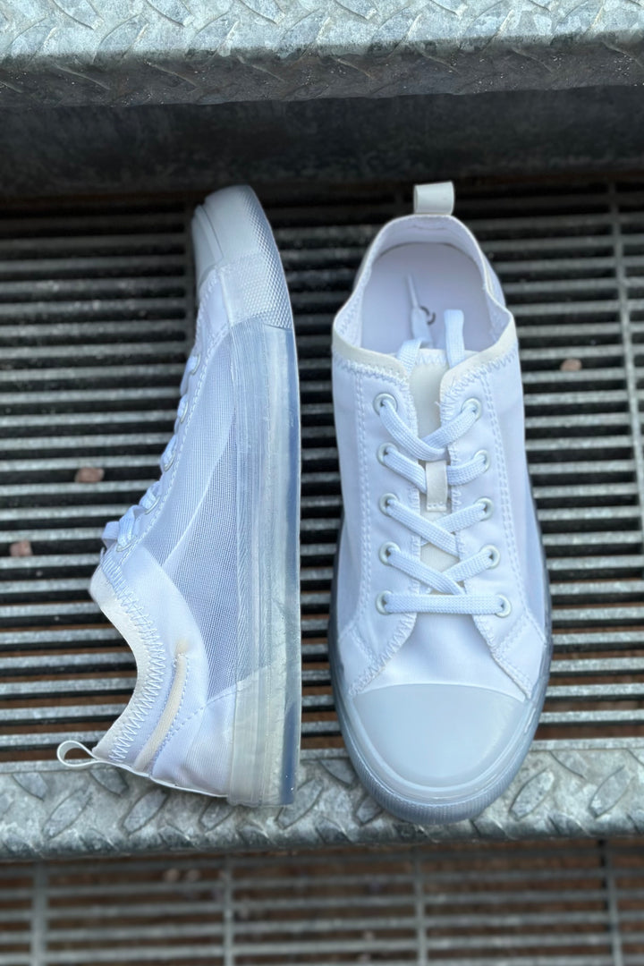 Qupid "Mackie" White Mesh Sneaker | (Size 7)