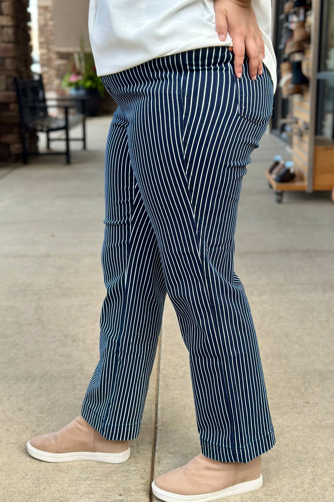 Vetti Striped Straight Leg Jeans