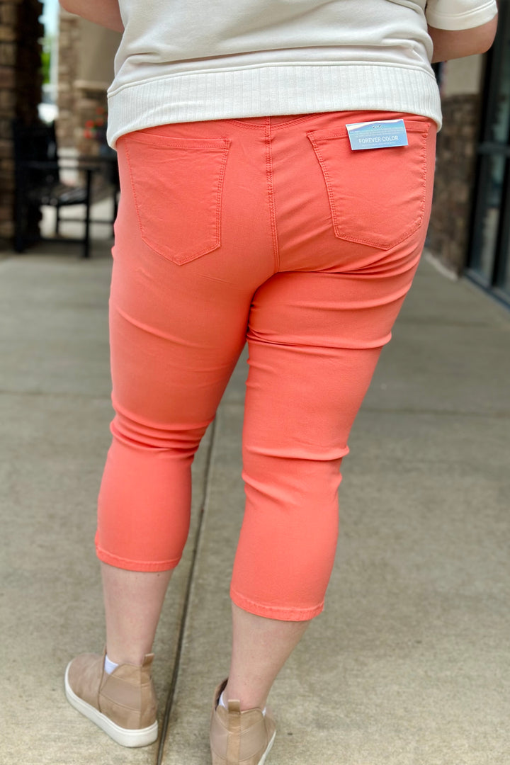 Magnolia Hyperstretch Pull On Capris - Melon