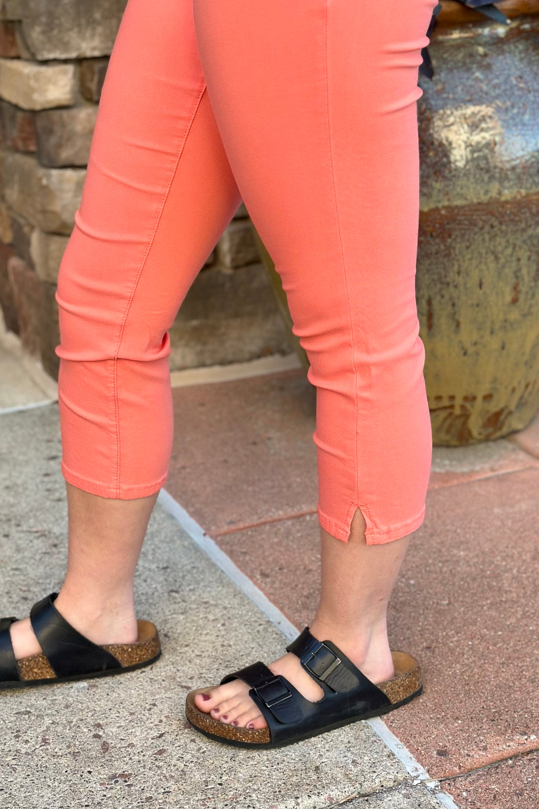 Magnolia Hyperstretch Pull On Capris - Melon