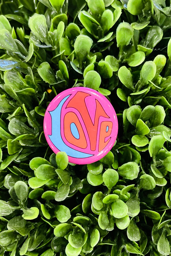 Pin Button: Love