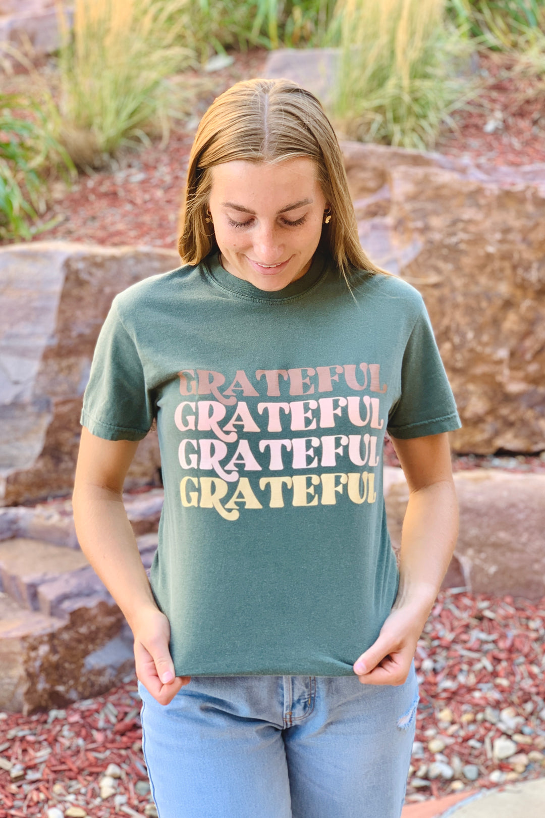 Grateful Repeat Graphic Tee | (Size S)